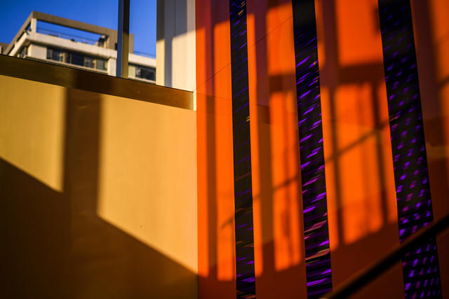 大厦  街景 楼梯 楼梯扶手 建筑 指示牌