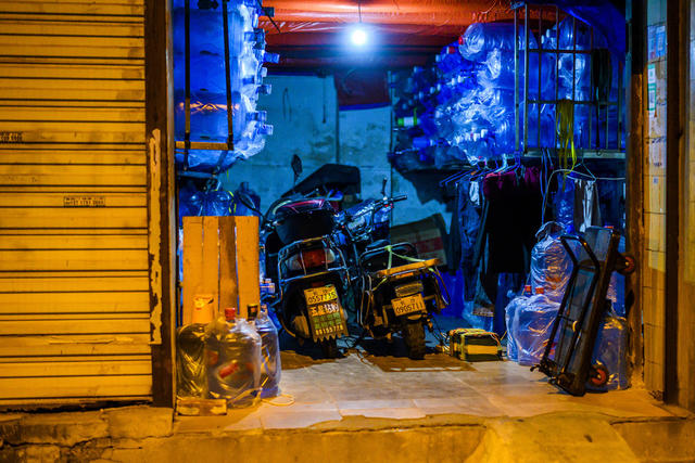 美女 家居物品 瓶子 汽车 演出 街道 工地 街景 夜景 理发店 其他