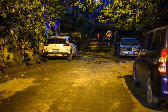 美女 家居物品 瓶子 汽车 演出 街道 工地 街景 夜景 理发店 其他