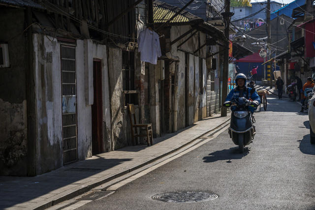 箱包 街道 三轮车 美女 工地 衣物 街景 垃圾车 活动房屋 小巴士