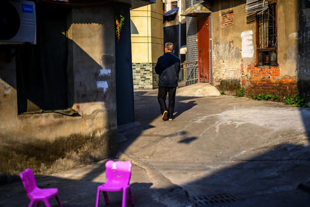 街道 街道 自行车 电动车 街景 衣物 箱包 美女 其他 铜牌匾