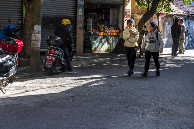 箱包 街道 三轮车 美女 工地 衣物 街景 垃圾车 活动房屋 小巴士