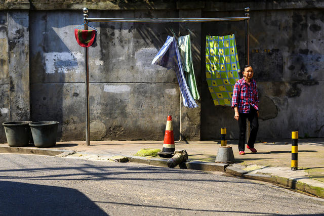 箱包 街道 三轮车 美女 工地 衣物 街景 垃圾车 活动房屋 小巴士