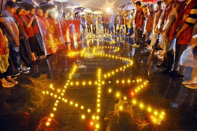  Mourning the victims of the sinking of the "Oriental Star"