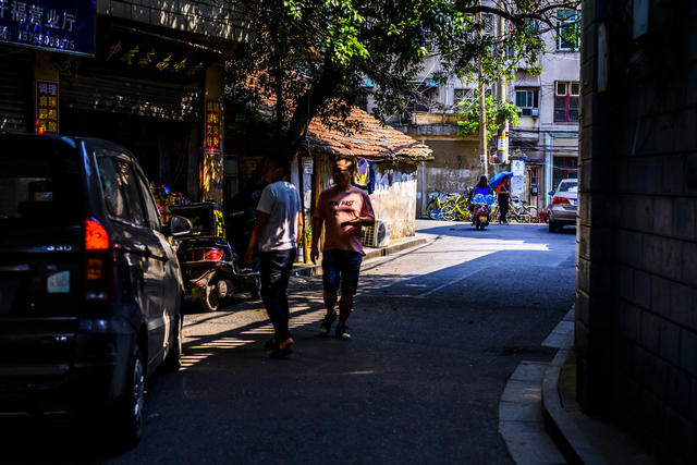 箱包 街道 三轮车 美女 工地 衣物 街景 垃圾车 活动房屋 小巴士