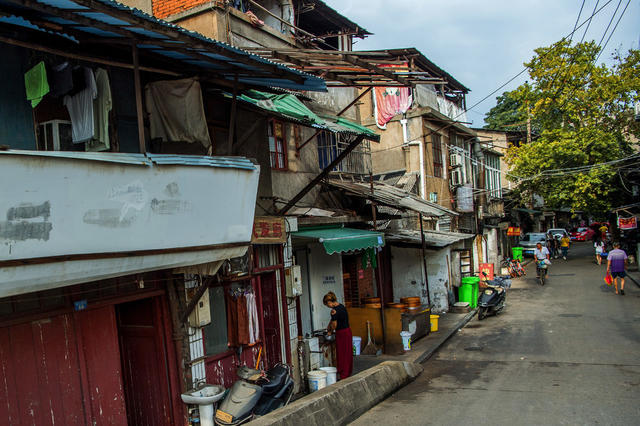 街景 室外 餐厅 箱包 手推车 铲子 庭院 桶 理发店 火炉 杂货店 垃圾箱 衣物