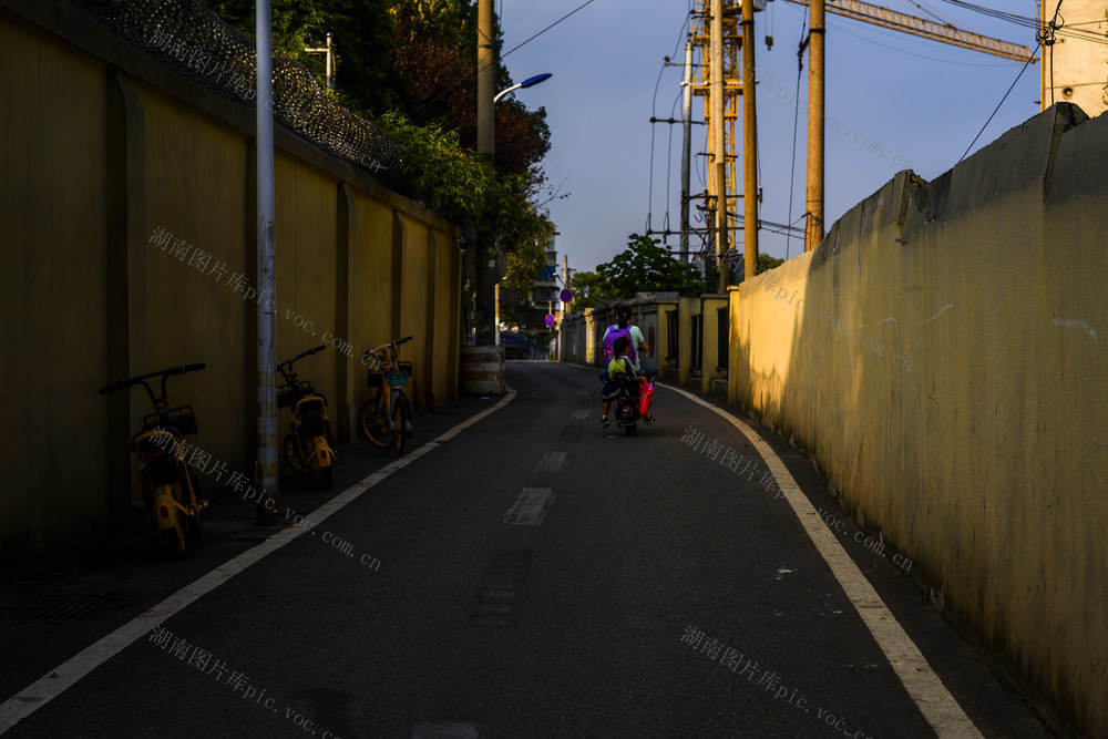 街景 工地 家居物品 桶 室外 垃圾箱 垃圾车 箱包 画 美女 汽车 电动车 叉车 拖拉机