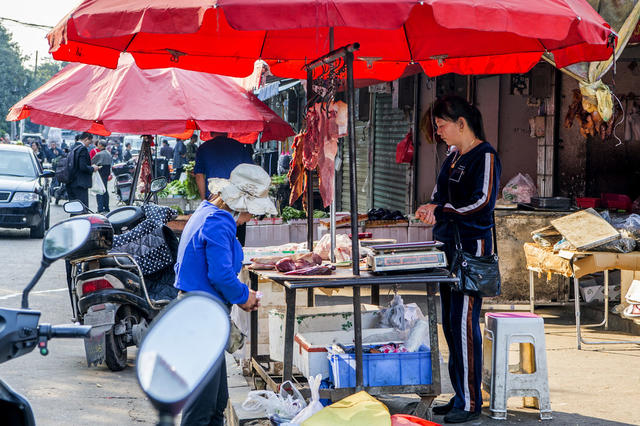 街景 室外 餐厅 箱包 手推车 铲子 庭院 桶 理发店 火炉 杂货店 垃圾箱 衣物