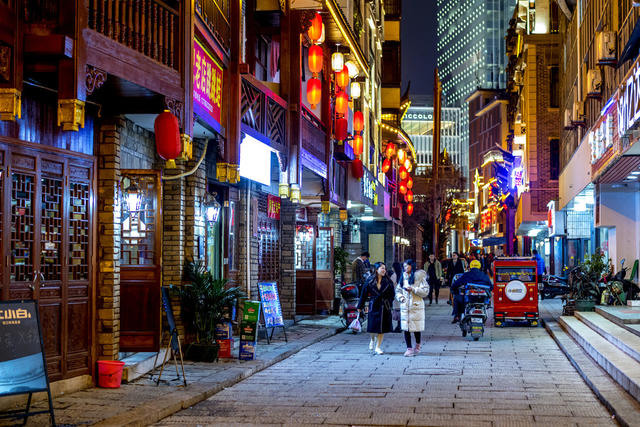街景 街道 商场 夜景 烧烤 面包 建筑 大厦 饰品 室外