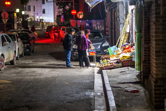 工地  杂货店 街景 街道 电动车 自行车 箱包 雨伞 铲子 手推车 老人 担架 庭院 家居物品