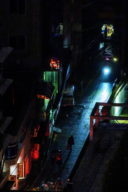 美女 街景 自行车 汽车 夜景 楼梯 交通灯 街道 建筑 老人