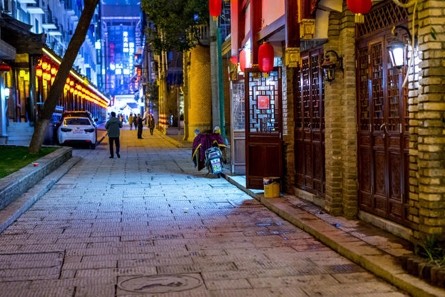 街景 街道 商场 夜景 烧烤 面包 建筑 大厦 饰品 室外