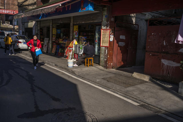 桶 箱包 衣柜 美女 街道 街景 餐厅 折叠椅 家居物品 杂货店