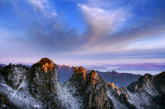 山峰 雪山  户外 天空