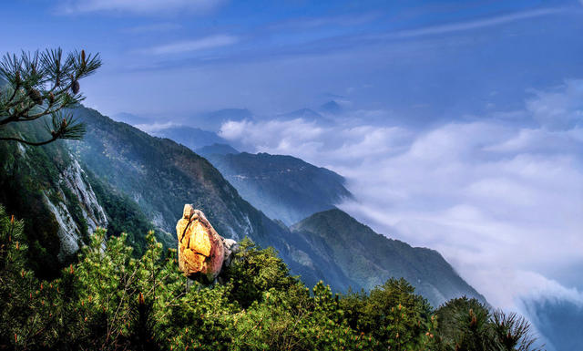 山峰 *悬崖* 户外* 晨雾