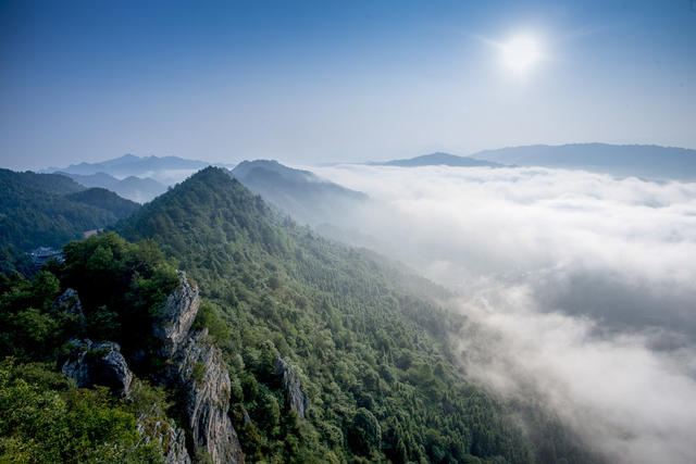 山峰 *  天空  * 晨雾