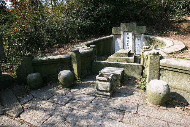墓