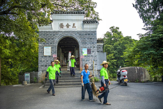 建筑 室外 楼梯 老人 拱顶 吊桥