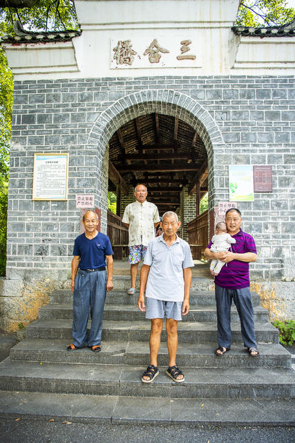 建筑 室外 楼梯 老人 拱顶 吊桥