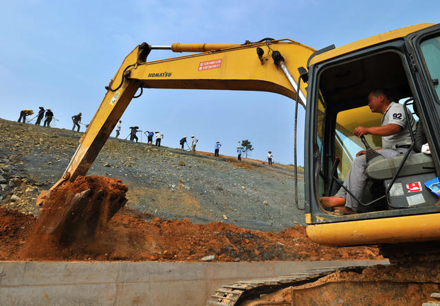 高速公路 宁道高速 工地 建设 农民工 公路 高架桥