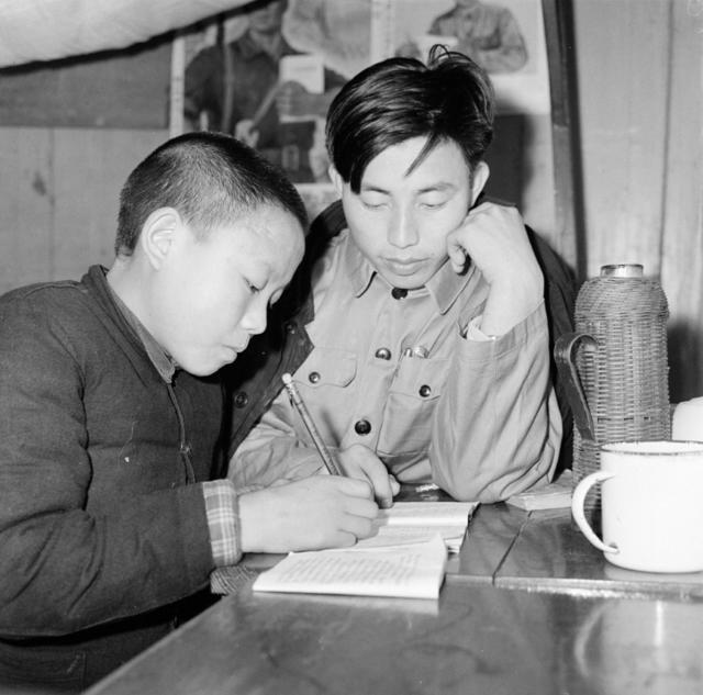  军装 英雄 医院 病床 合影