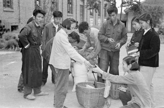  军装 英雄 医院 病床 合影