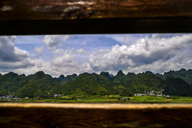 天空 户外 田地 山峰 山谷 小河 草地 日出 日落 石头墙 栅栏