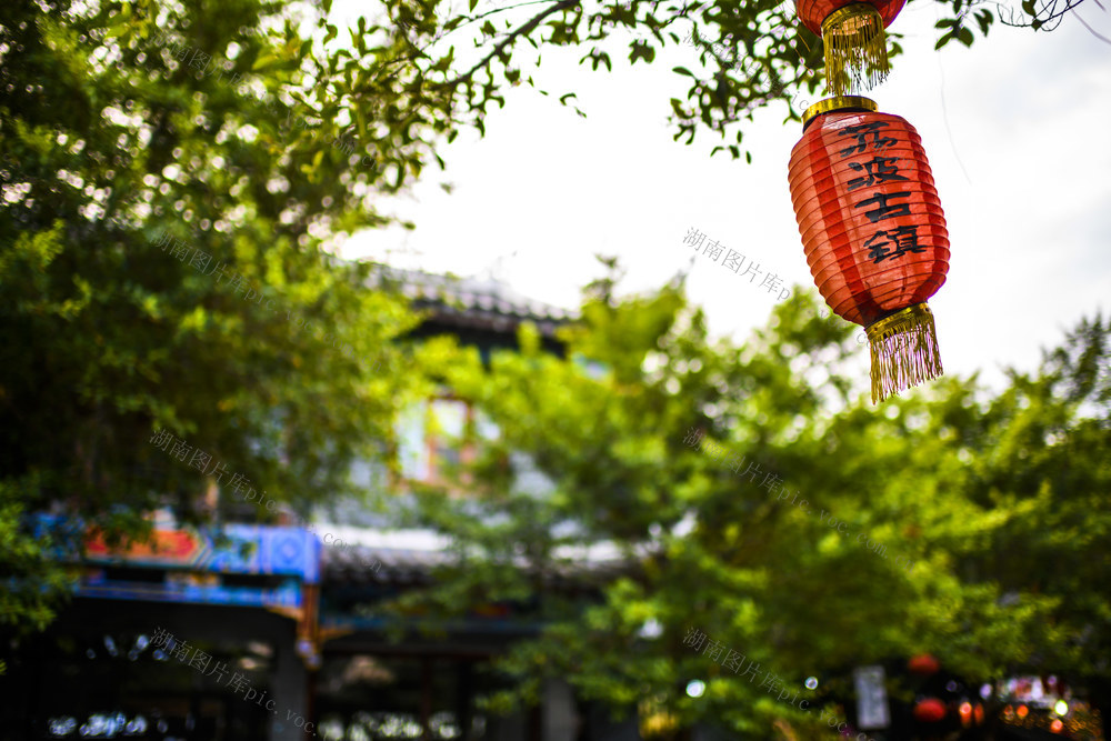 街景 建筑 广场 街道 杂货店 餐厅 商场 美女 饰品 室外 汽车