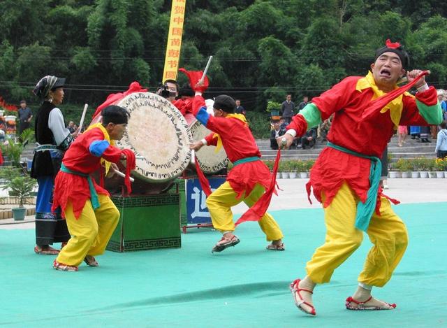 演出 吉首 苗族 鼓
