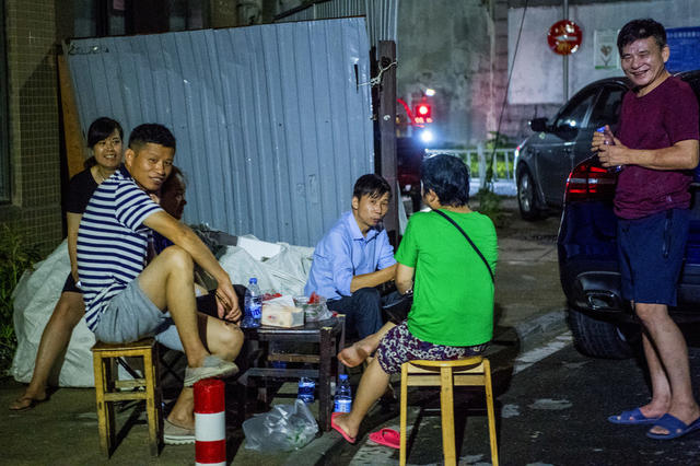 街景 美女 其他 箱包 衣物 杂货店 拐杖 花盆 餐厅 商场 烟草店 汽车 宿舍 电动车 合影 人力车 冰箱 雨伞 工地