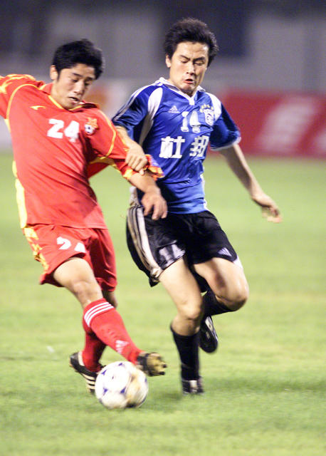 运动 足球 八一振邦 大连实德 雨