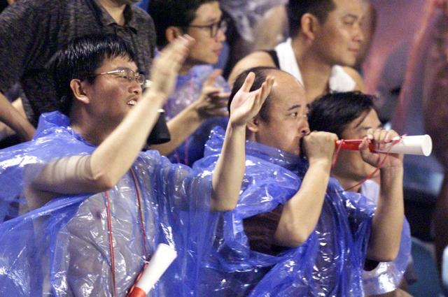 运动 足球 八一振邦 大连实德 雨