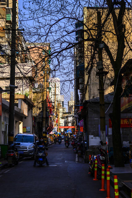 衣物  街景 自行车 箱包 理发店 鞋店 杂货店 餐厅 人力车 美女 电动车 理发椅 布裙