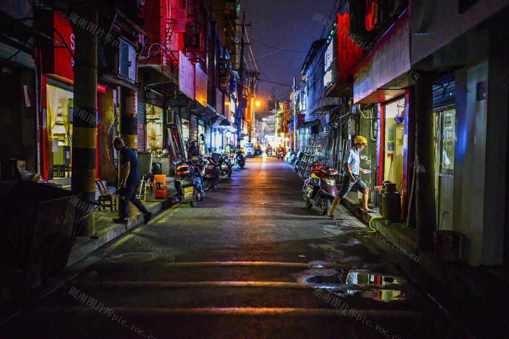 衣物  街景 自行车 箱包 理发店 鞋店 杂货店 餐厅 人力车 美女 电动车 理发椅 布裙