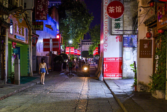 街景  夜景 楼梯扶手 箱包 商场 车站 杂货店 烟草店 广场 建筑 美女 餐厅 甜食