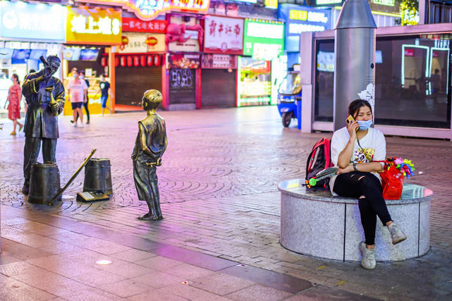 街景  夜景 楼梯扶手 箱包 商场 车站 杂货店 烟草店 广场 建筑 美女 餐厅 甜食