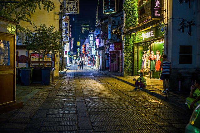 街景  夜景 楼梯扶手 箱包 商场 车站 杂货店 烟草店 广场 建筑 美女 餐厅 甜食