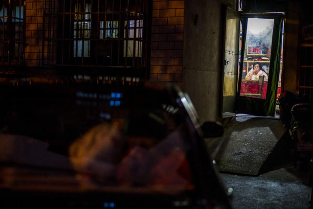 衣物  街景 自行车 箱包 理发店 鞋店 杂货店 餐厅 人力车 美女 电动车 理发椅 布裙