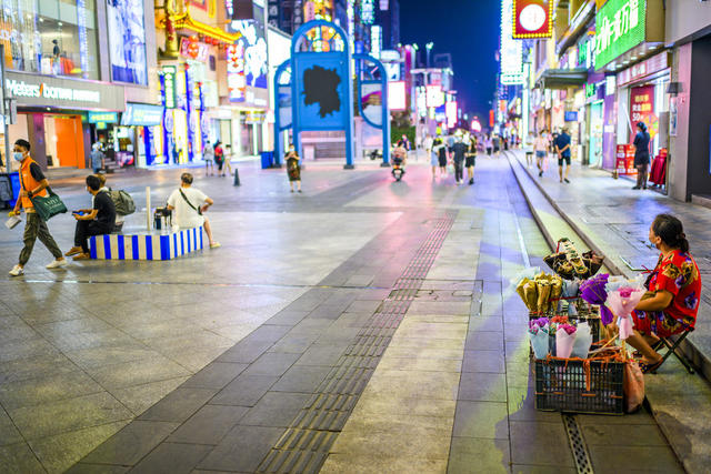 街景  夜景 楼梯扶手 箱包 商场 车站 杂货店 烟草店 广场 建筑 美女 餐厅 甜食