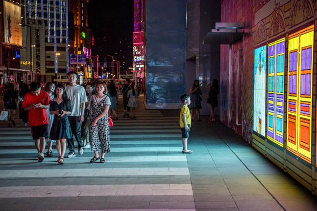 街景   演出 衣物 儿童 街道 杂货店 美女 书店 箱包 楼梯扶手 理发店 商场 机器 滑动门 餐厅 运动 夜景 游乐场 饰品 建筑 合影 滑雪板 电影院 广场 火炬 玩具店 熊皮高帽 学生