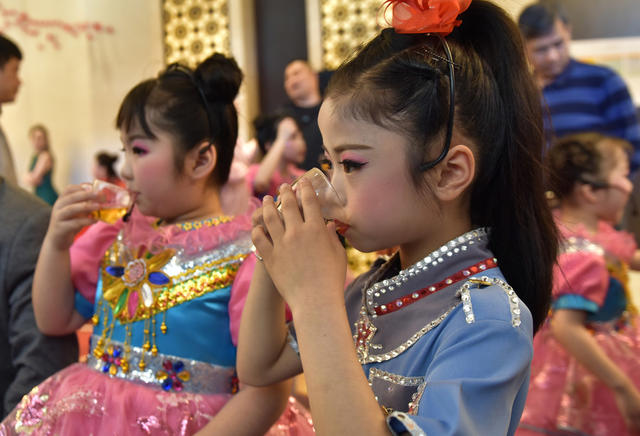 茶 祖 节 湘 西 黄 金 茶 品 茶  