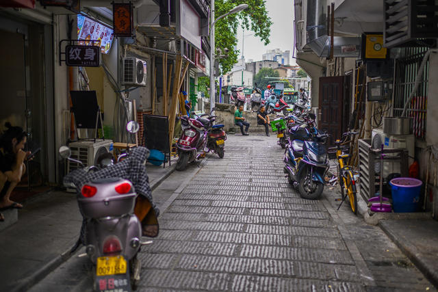 理发店 杂货店 街景 箱包 衣柜 饰品 衣物 街道 雨伞 布裙 相框 画 汽车 自行车 人力车 桶 挂锁 冰箱 室内 宿舍 餐厅 鞋店