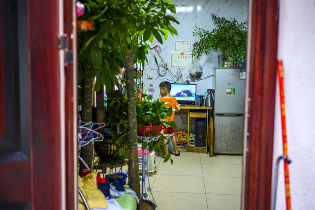理发店 杂货店 街景 箱包 衣柜 饰品 衣物 街道 雨伞 布裙 相框 画 汽车 自行车 人力车 桶 挂锁 冰箱 室内 宿舍 餐厅 鞋店