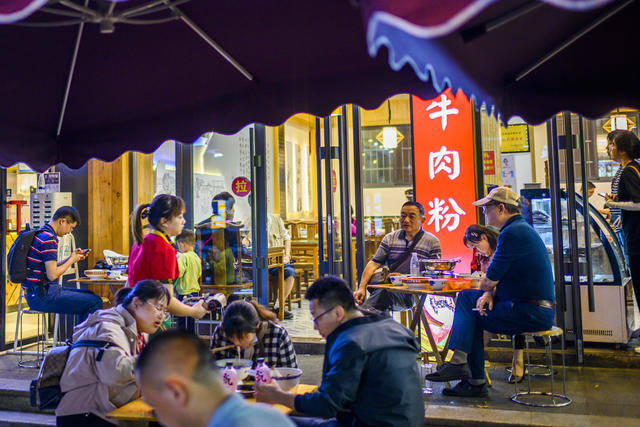 街景 夜景 街道 餐厅 自行车 其他 美女 理发店 鞋店 杂货店 箱包 商场 头盔 建筑 广场