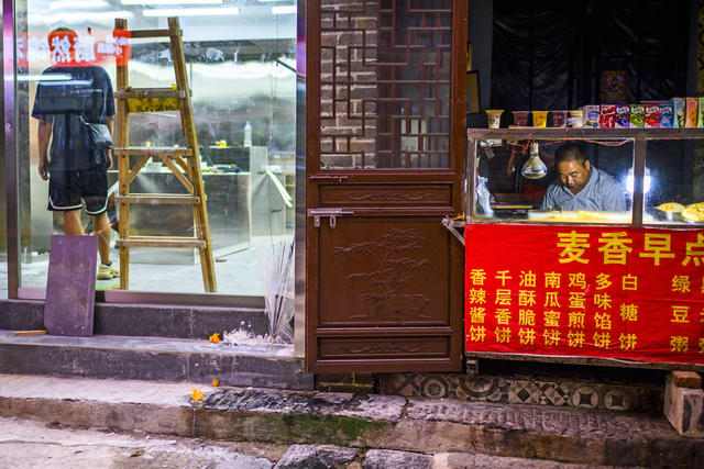 街道 汽车 街景 箱包 餐厅 美女 垃圾箱 衣物 人力车 室内 家居物品 建筑 室外