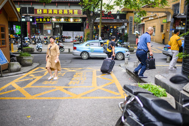 街景 夜景 街道 餐厅 自行车 其他 美女 理发店 鞋店 杂货店 箱包 商场 头盔 建筑 广场