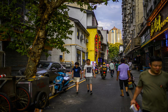 建筑 大厦 街景 电动车 美女 理发店 餐厅 箱包 衣物 杂货店 商场 自行车 饰品
