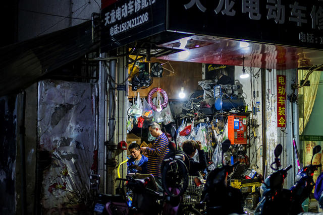 街道 街景 箱包 夜景 餐厅 室内 汽车 维兹拉犬 建筑 工地 家居物品 理发店