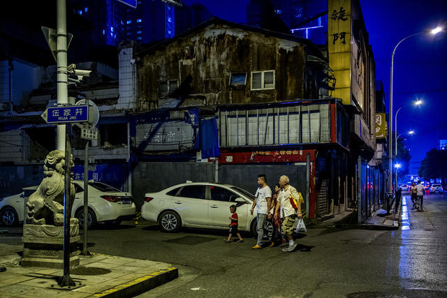 街道 街景 箱包 夜景 餐厅 室内 汽车 维兹拉犬 建筑 工地 家居物品 理发店