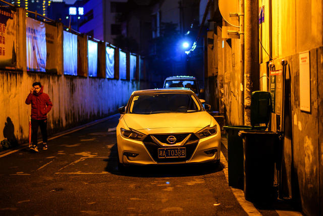 街道 街景 室外 汽车 聚光灯 夜景 大厦 其他 餐厅 电动车 自行车 桶 工地